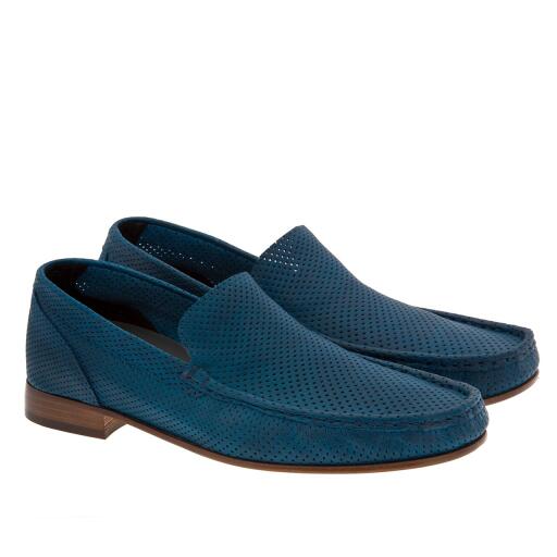 Summer elevator loafer with upper made of blue perforated calfskin and natural leather sole.

https://www.guidomaggi.com/us/ajaccio.html