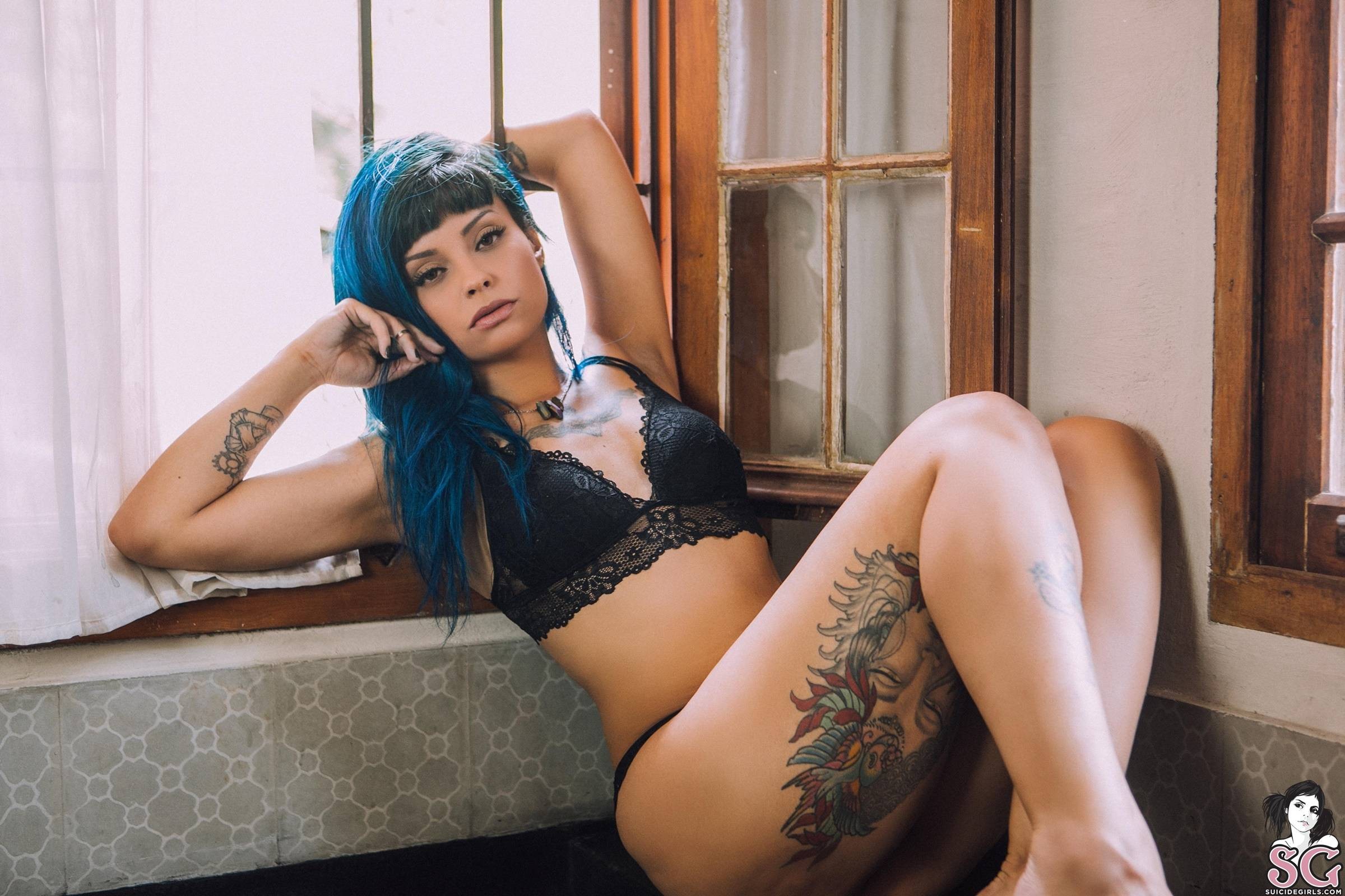 Suicide Girl Flaviah Moonage Daydream (18) High resolution lossless iPhone ...