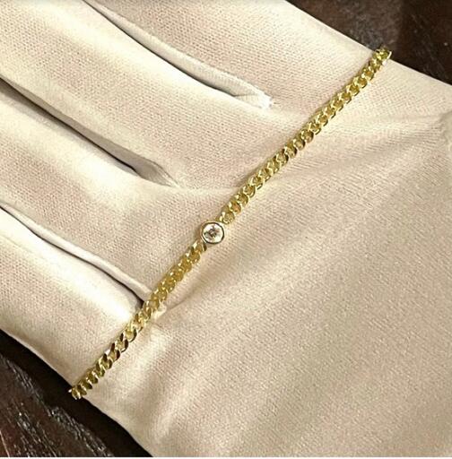 Beautifully crafted 925 Silver/Gold plated Dainty CZ Chain Link Bracelet comes Adjustable 6" to 7". It never goes out of style. The elegance and simple versatility of this Bracelet piece makes for a fashionable addition to any outfit, a glamorous accessory for more formal occasions or a charming gift for your loved one.

https://www.etsy.com/listing/1226696280