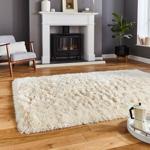 Buy now- https://www.beddingmill.co.uk/polar-pl95-shaggy-rugs-in-cream-us95x03.html
