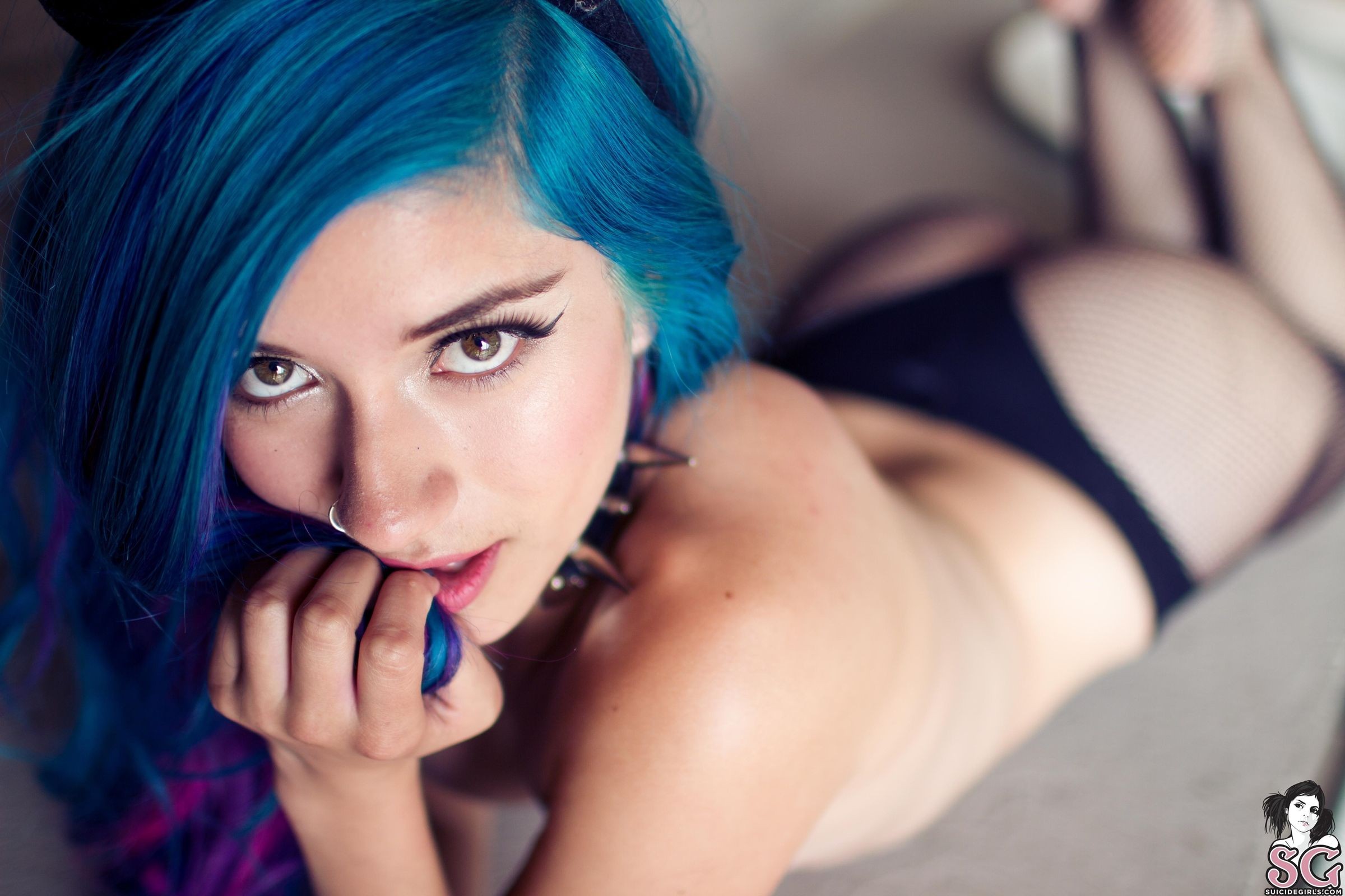 Beautiful Suicide GIrl Fay Come Here, Kitty (18) HD high quality lossless i...