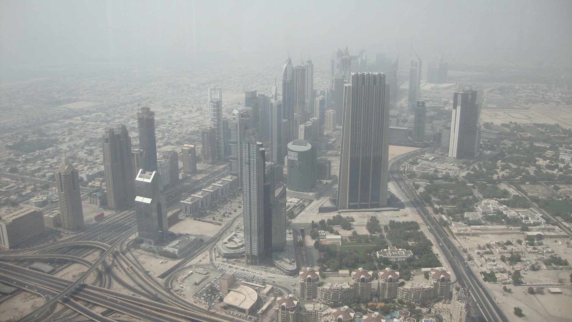 Дубай в мае отзывы. Дубай в мае. Gevora Hotel 4 Sheikh Zayed Road.